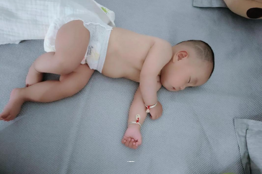 合肥宝宝老打喷嚏怎么办